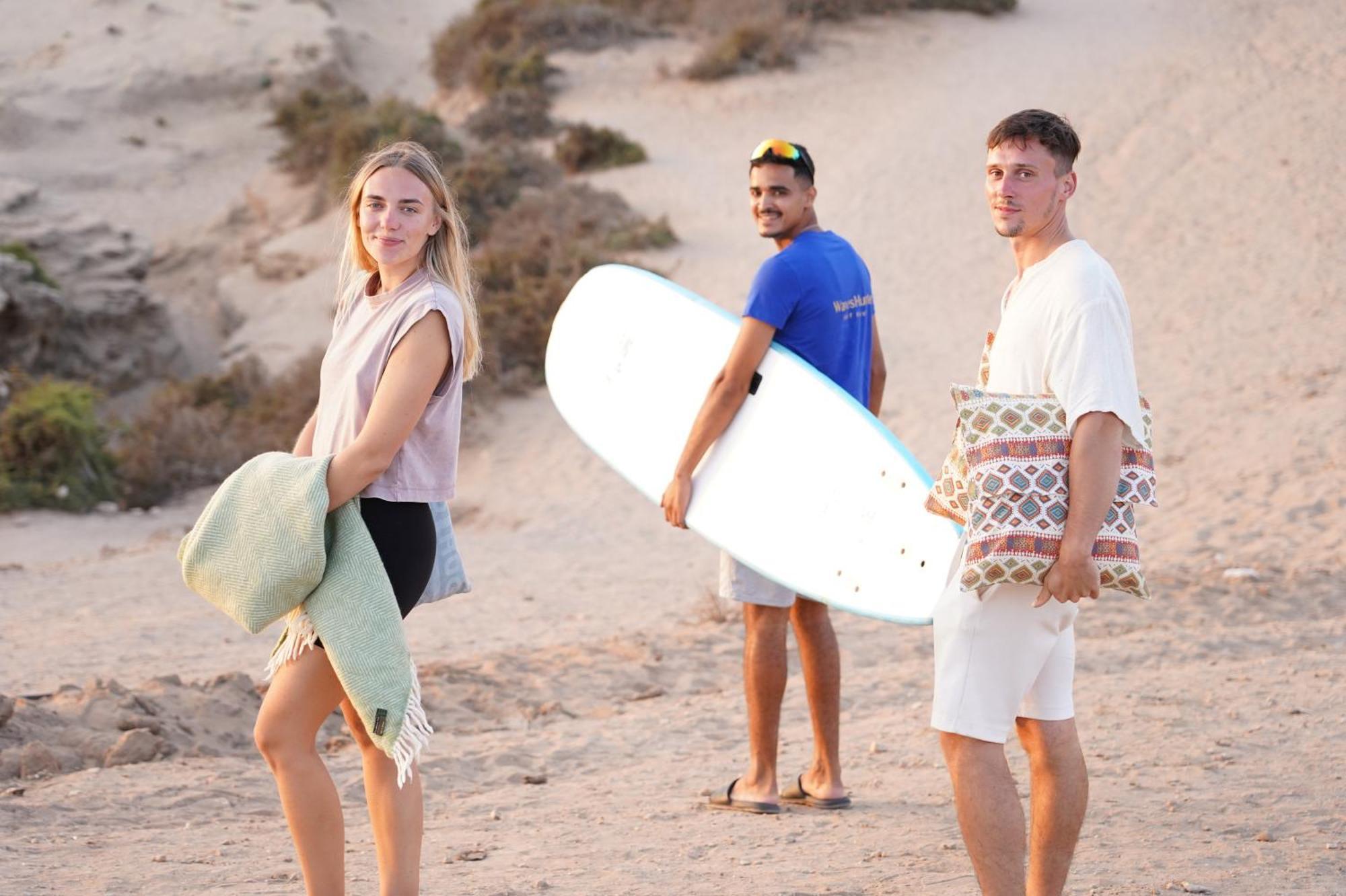 Waves Hunter Surf House Bed & Breakfast Агадир Екстериор снимка