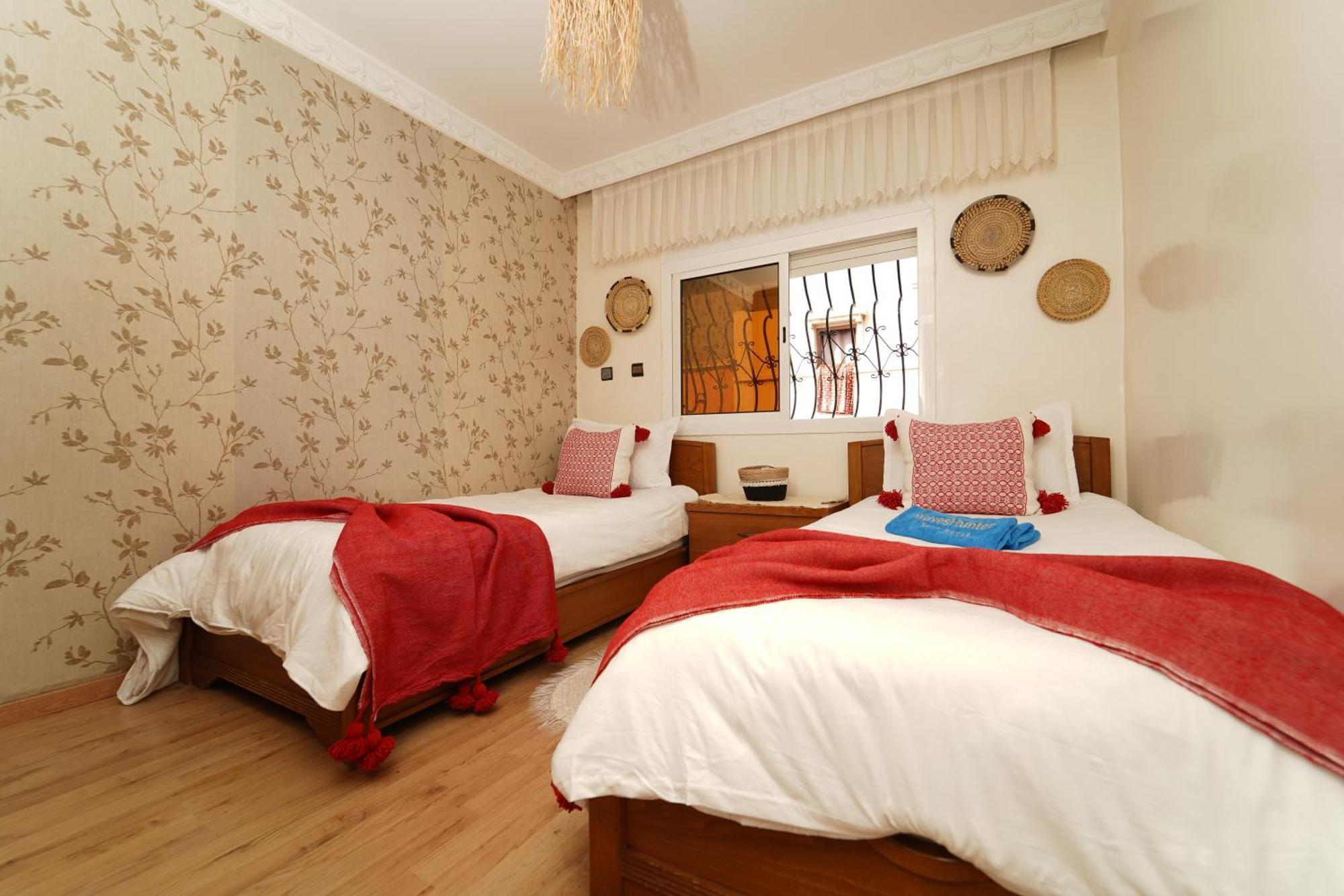 Waves Hunter Surf House Bed & Breakfast Агадир Екстериор снимка