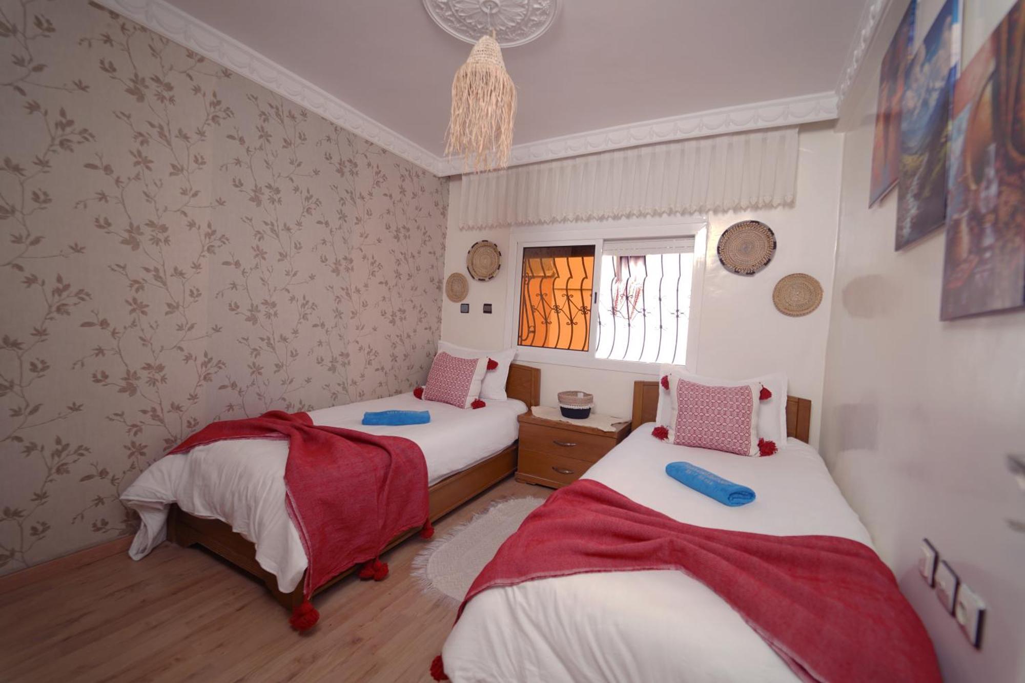 Waves Hunter Surf House Bed & Breakfast Агадир Екстериор снимка