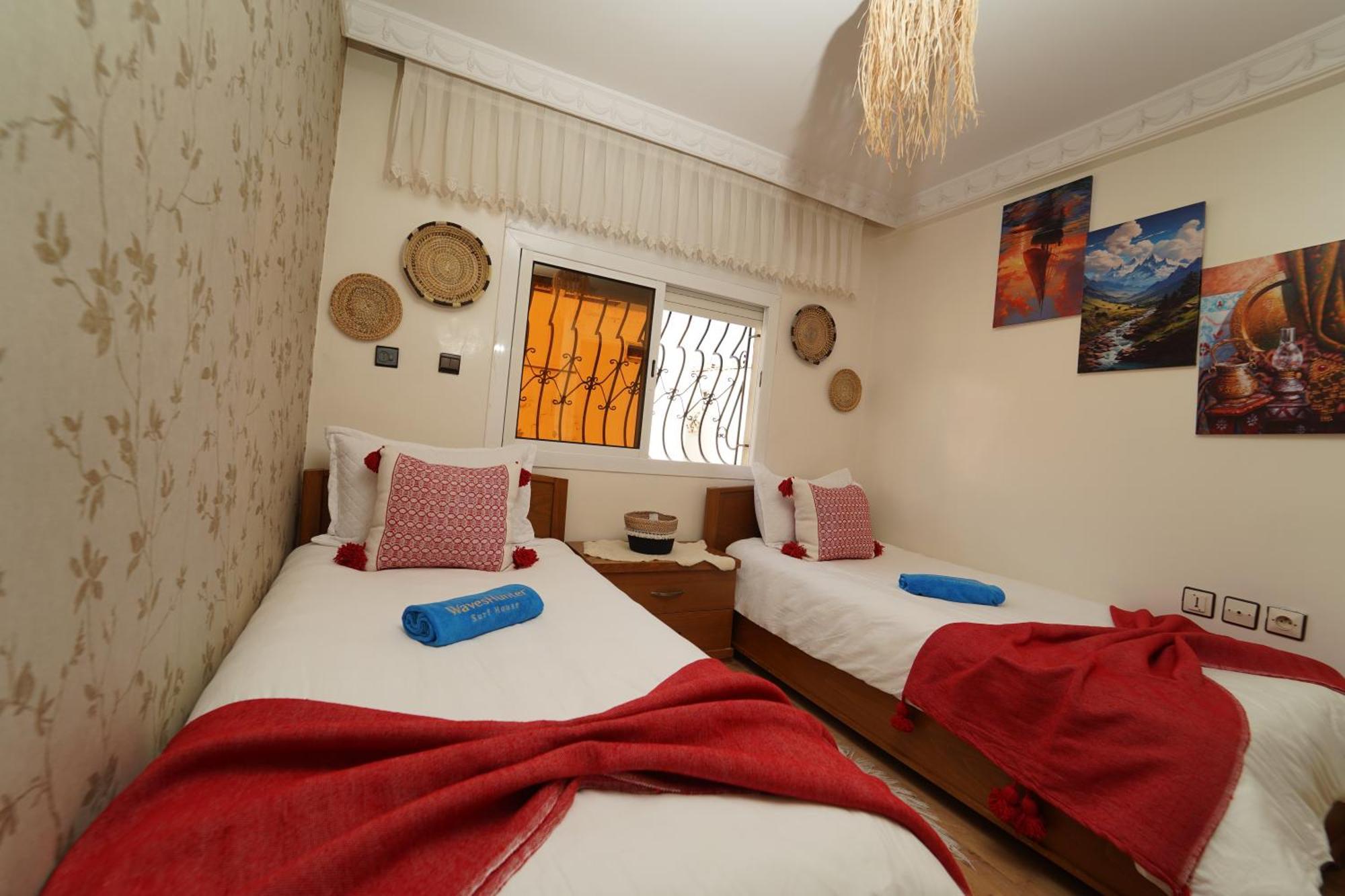 Waves Hunter Surf House Bed & Breakfast Агадир Екстериор снимка