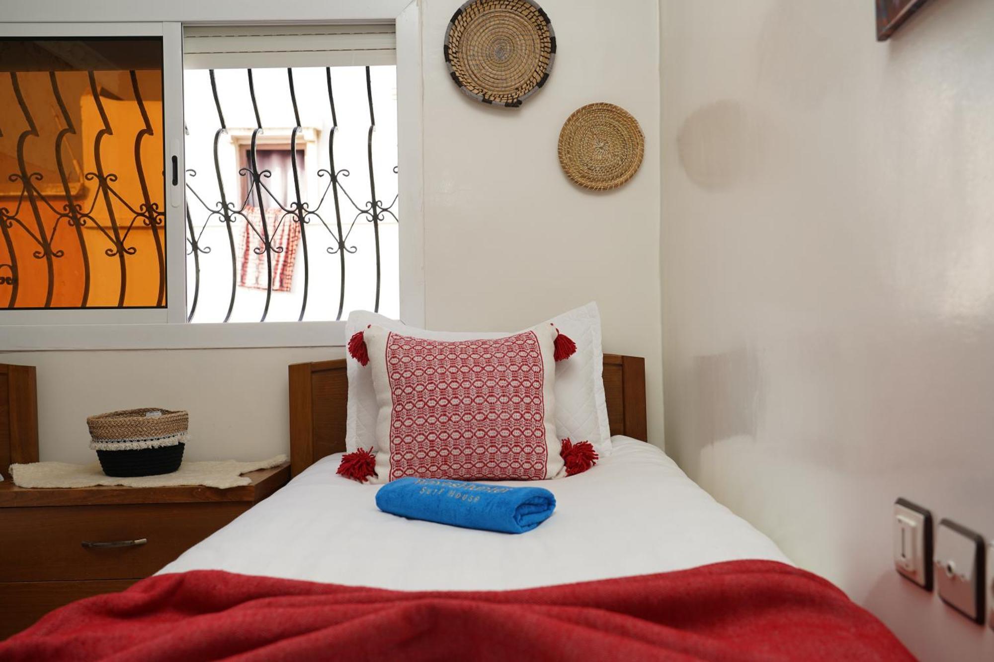 Waves Hunter Surf House Bed & Breakfast Агадир Екстериор снимка