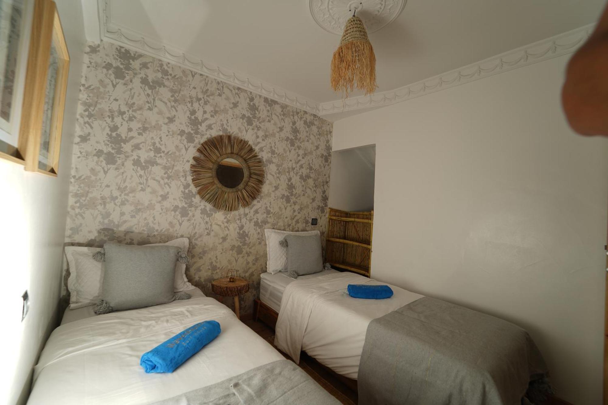 Waves Hunter Surf House Bed & Breakfast Агадир Екстериор снимка