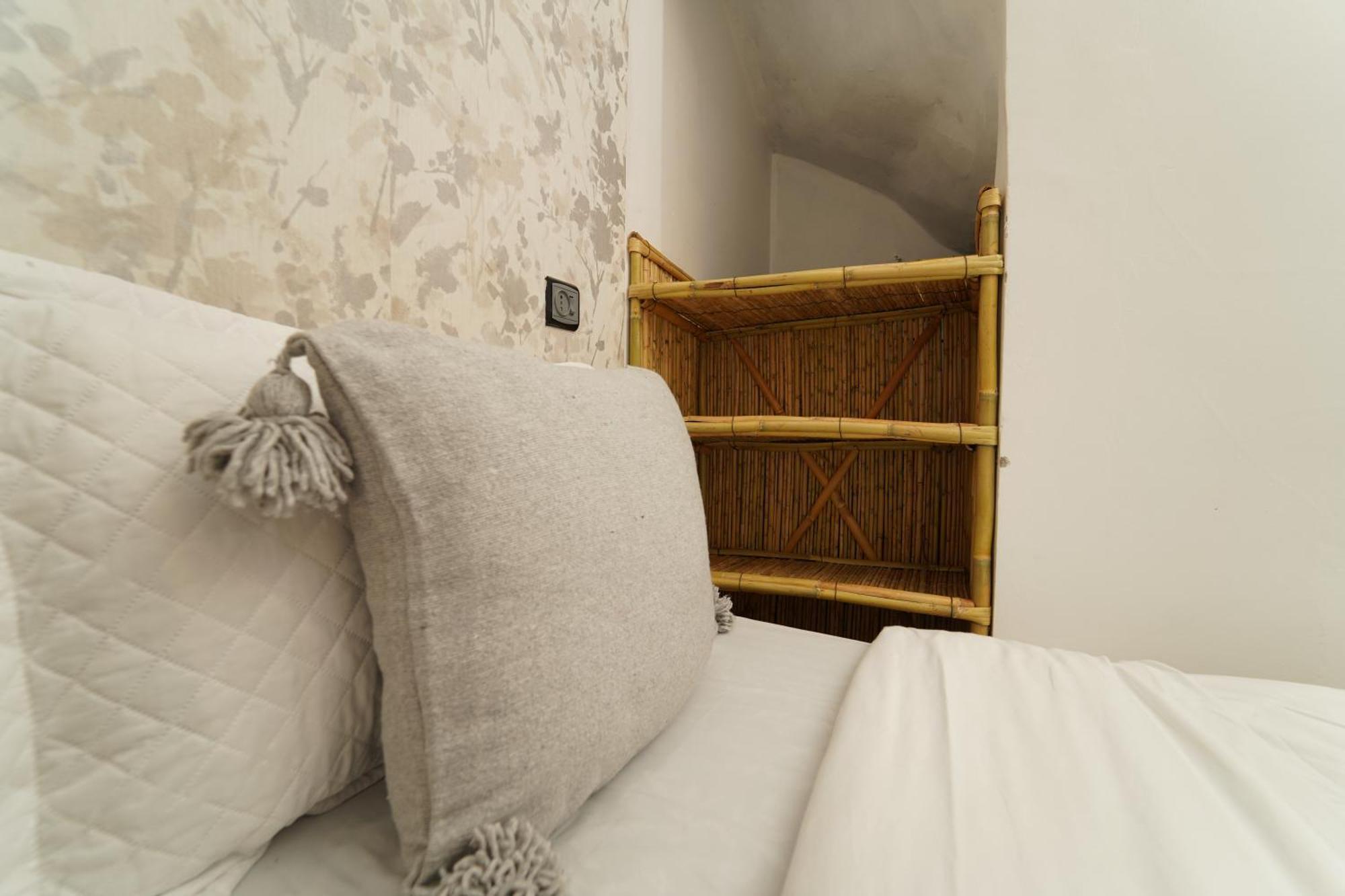 Waves Hunter Surf House Bed & Breakfast Агадир Екстериор снимка