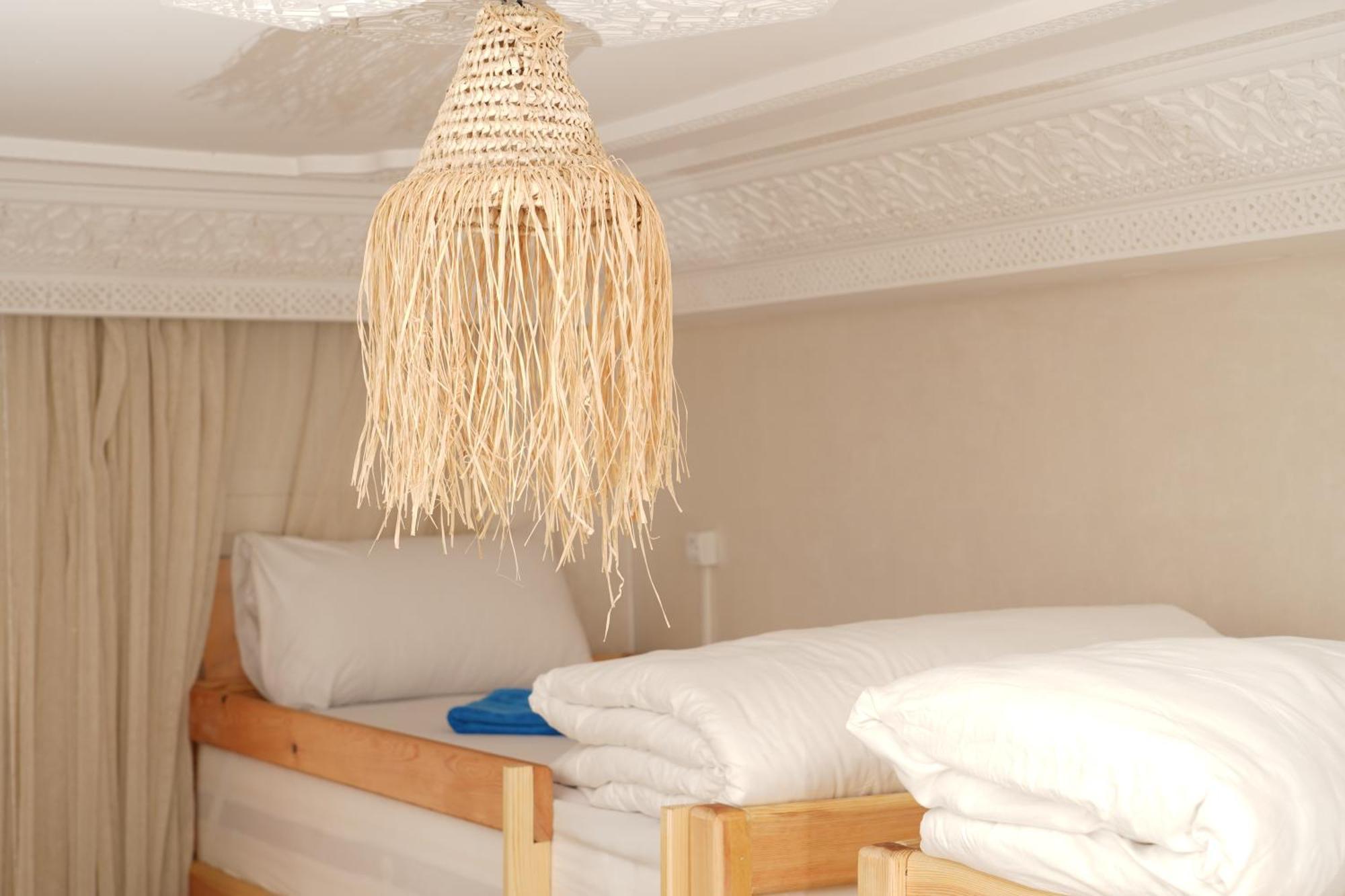 Waves Hunter Surf House Bed & Breakfast Агадир Екстериор снимка