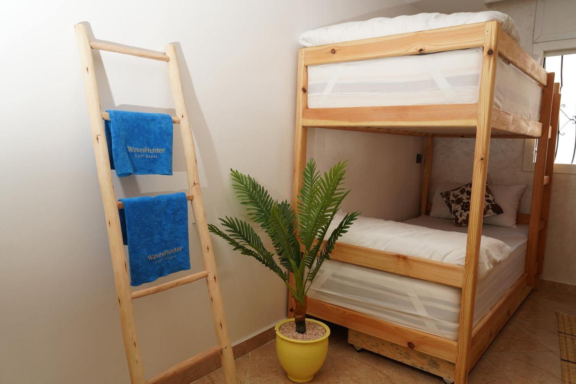 Waves Hunter Surf House Bed & Breakfast Агадир Екстериор снимка